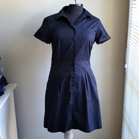 Banana Republic Dresses & Skirts - Black short sleeve collared dress